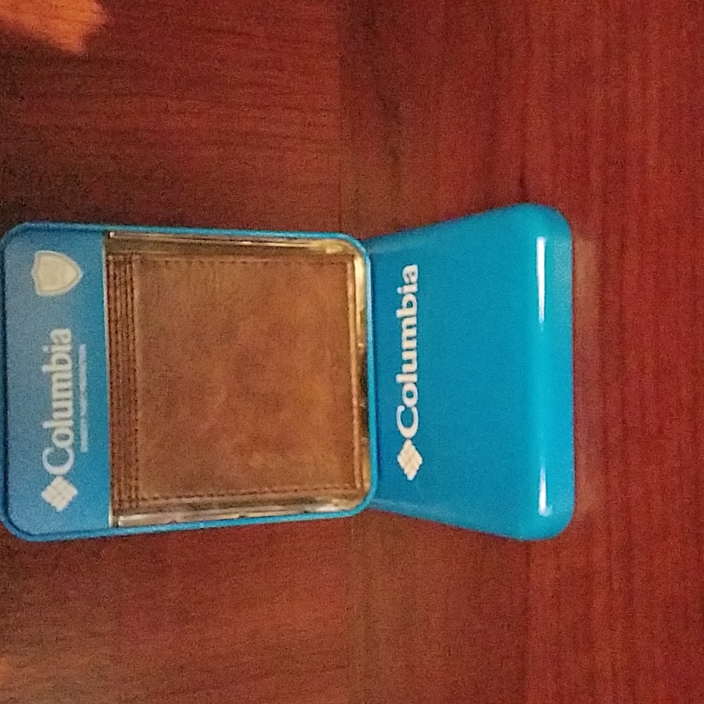 Identity theft protection wallet